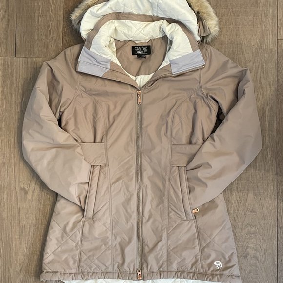 Mountain Hardwear Tan Ski Jacket with Insulated Design - Picture 3 of 16